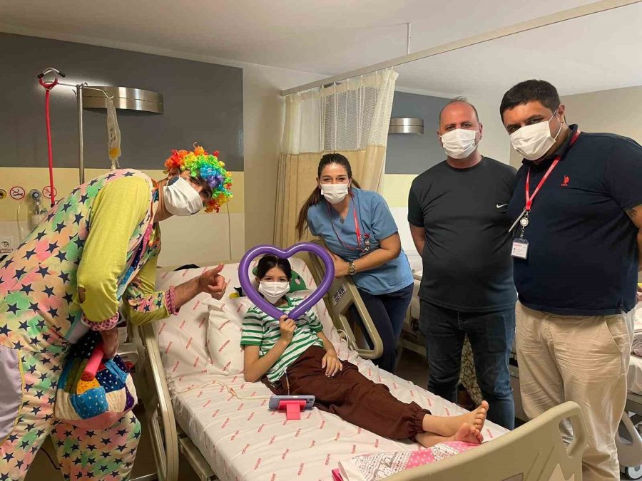 Kemik İliği Nakli Olan Ve Nakil Bekleyen Çocuklara ‘palyaço’ Sürprizi