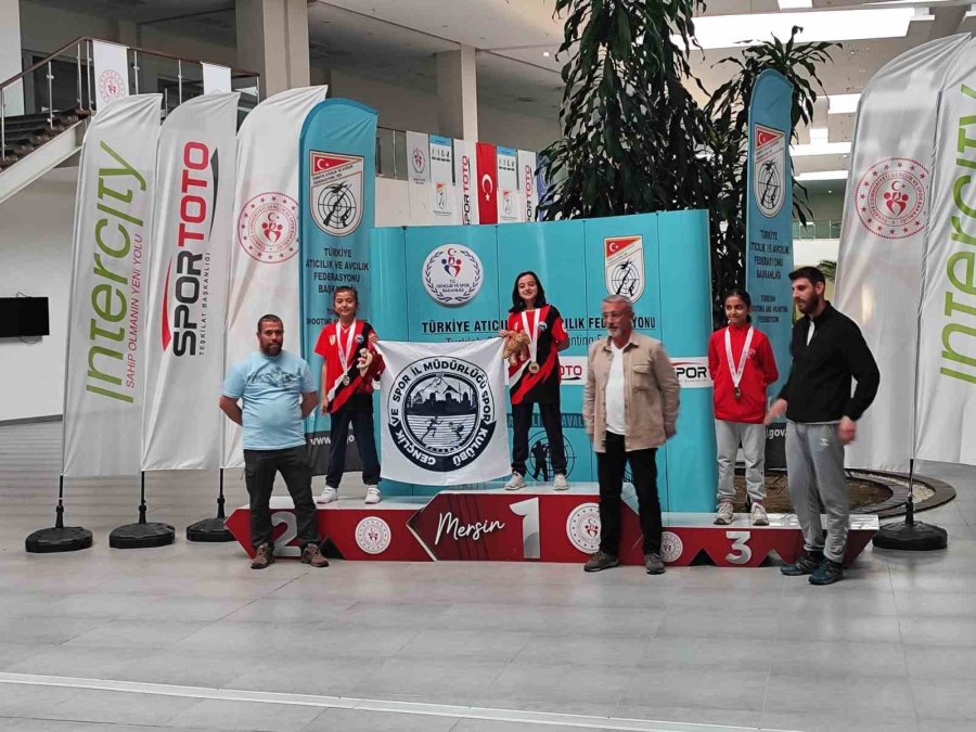 Havalı Silah Sporcuları 5 Madalya İle Döndü