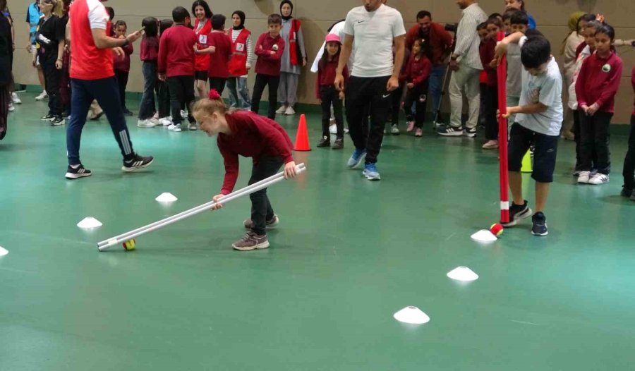 Çocuklar İlk Defa Havalı Tüfekle Atış Yaptı, Körling Oynadı