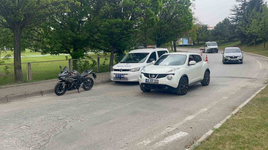 Motosikleti İle Virajı Alamayıp 100 Metre Yalpaladıktan Sonra Kaza Yapan Sürücü Ağır Yaralandı