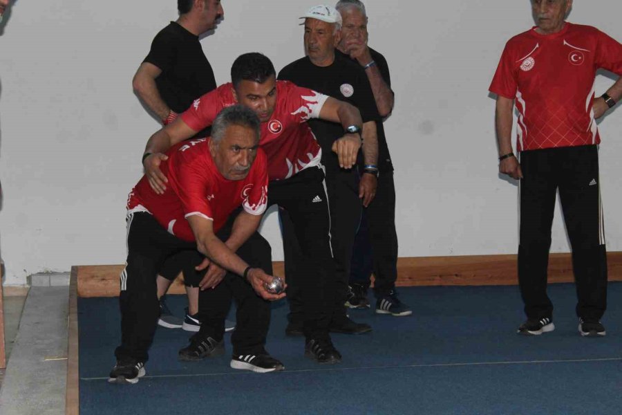 Bocce Sporunun İhtiyar Delikanlıları Alanya’da Yarıştı