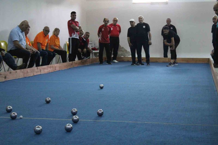 Bocce Sporunun İhtiyar Delikanlıları Alanya’da Yarıştı
