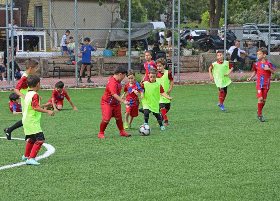 23 Nisan Futbol Turnuvası Heyecan Kattı