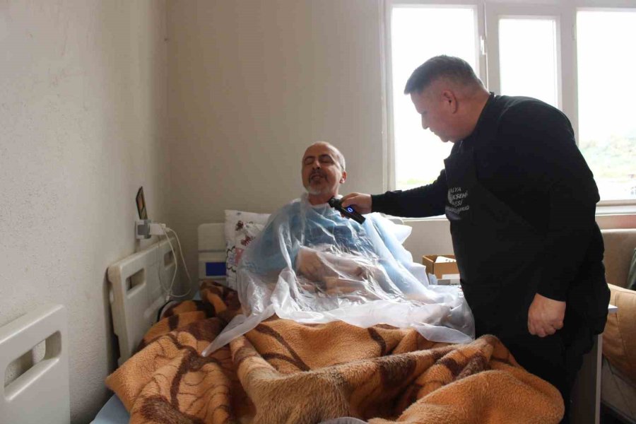 Mobil Kuaför İlçelerde Bin 658 Vatandaşa Hizmet Verdi