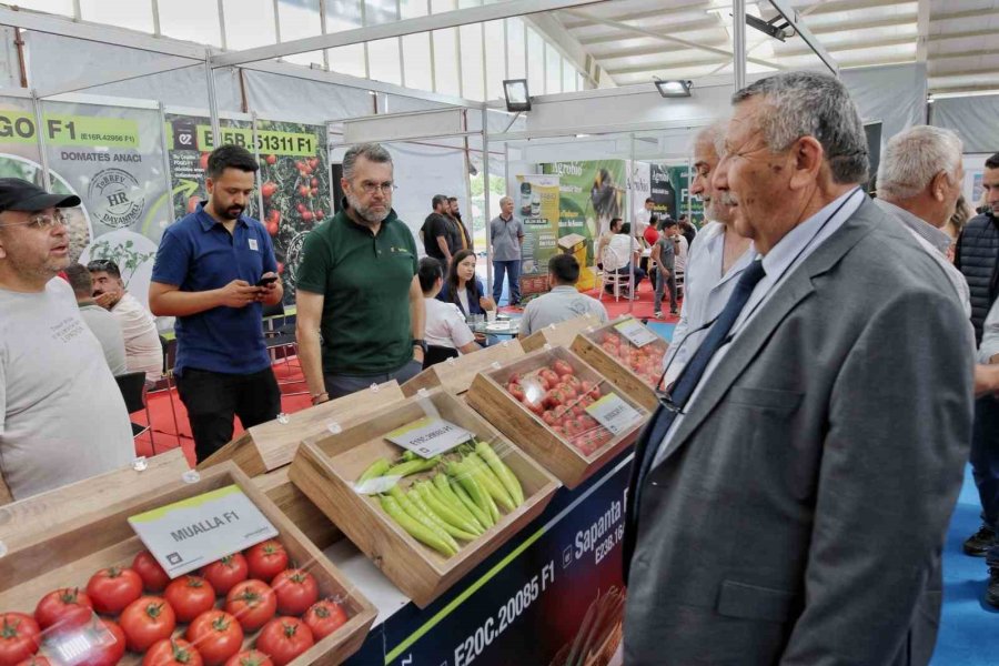 3. Kaş Kınık Tarım Fuarı Açıldı