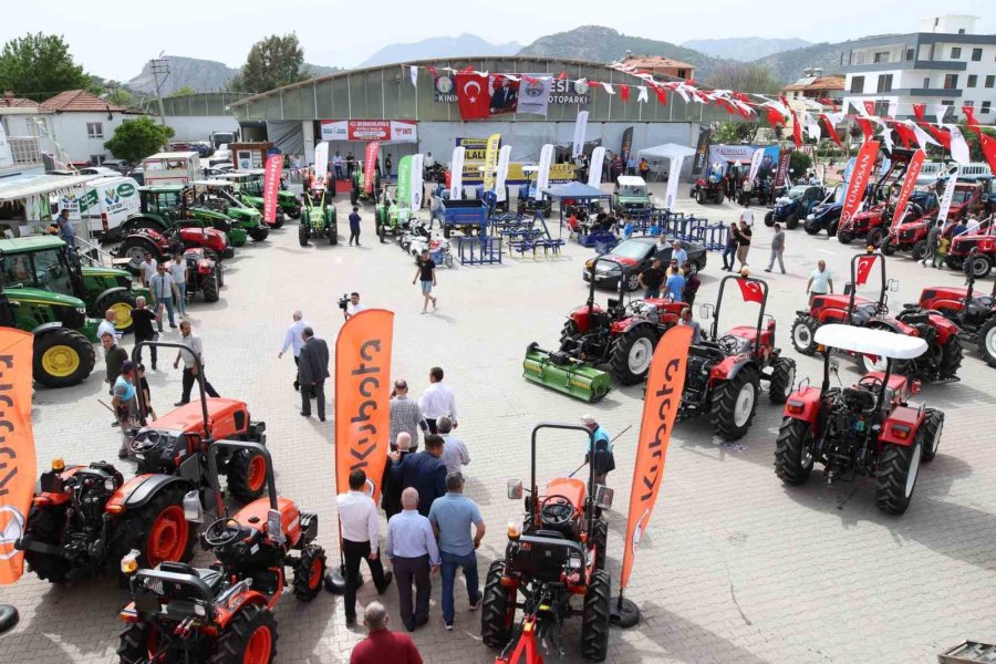 3. Kaş Kınık Tarım Fuarı Açıldı