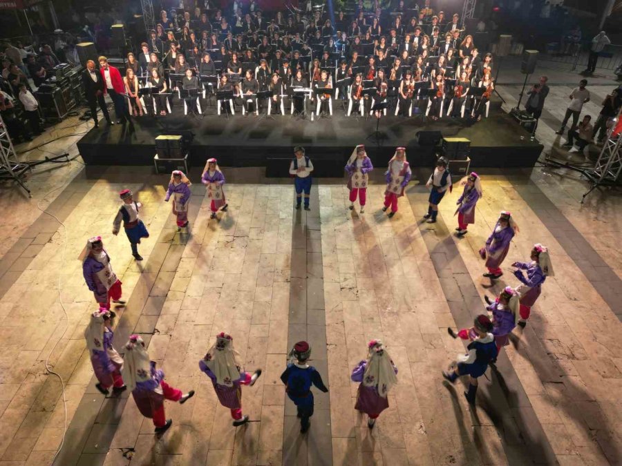 Kemer’in Çocuklarından Cumhuriyet Ve Atatürk’e Vefa Konseri