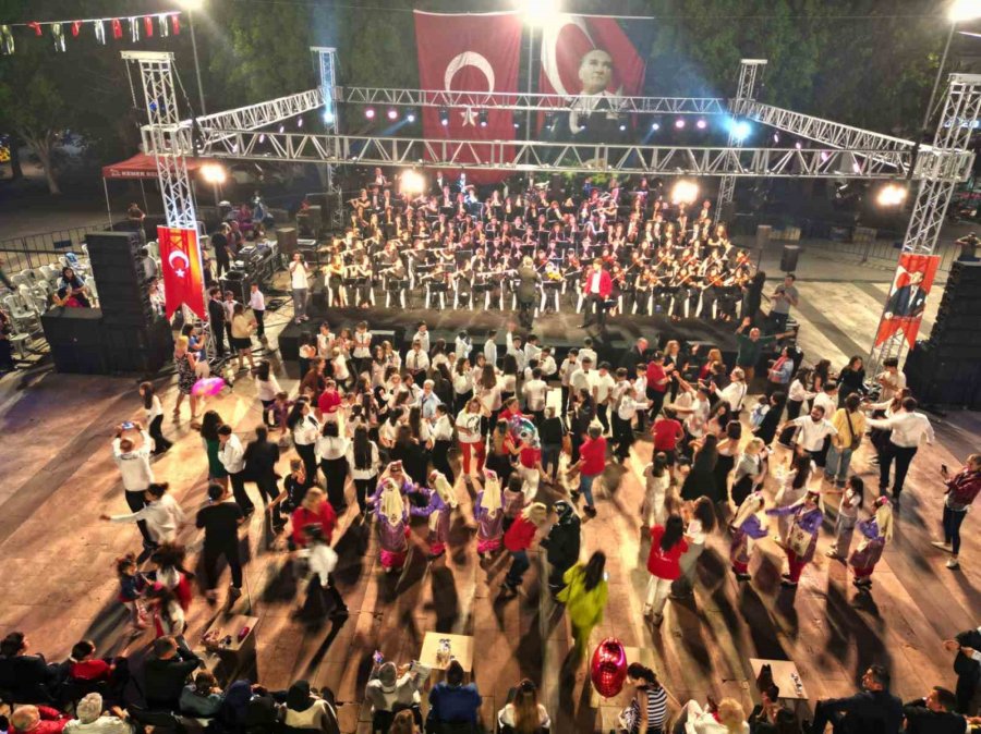Kemer’in Çocuklarından Cumhuriyet Ve Atatürk’e Vefa Konseri