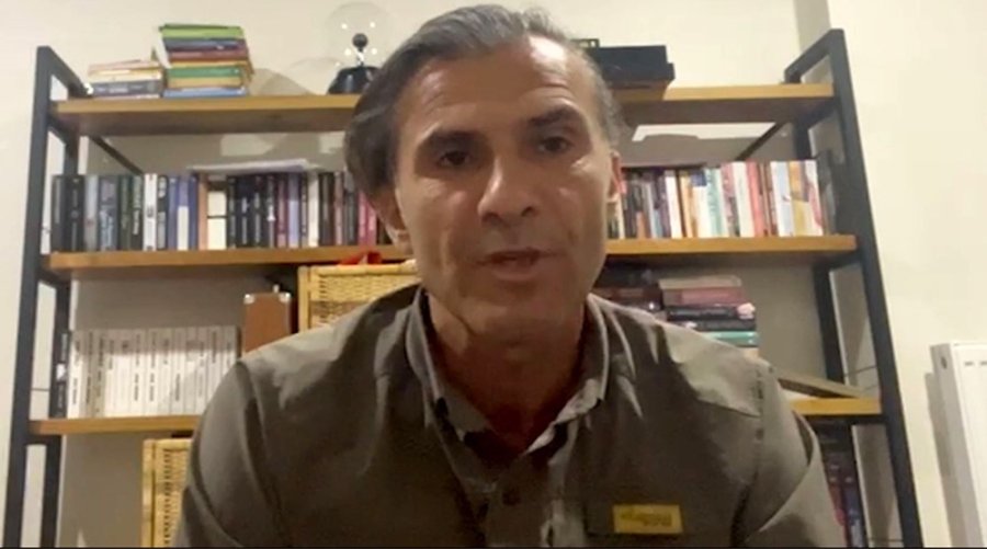 Flamingolar Kuluçka Öncesi Eşleşme İçin Mamasın Barajında