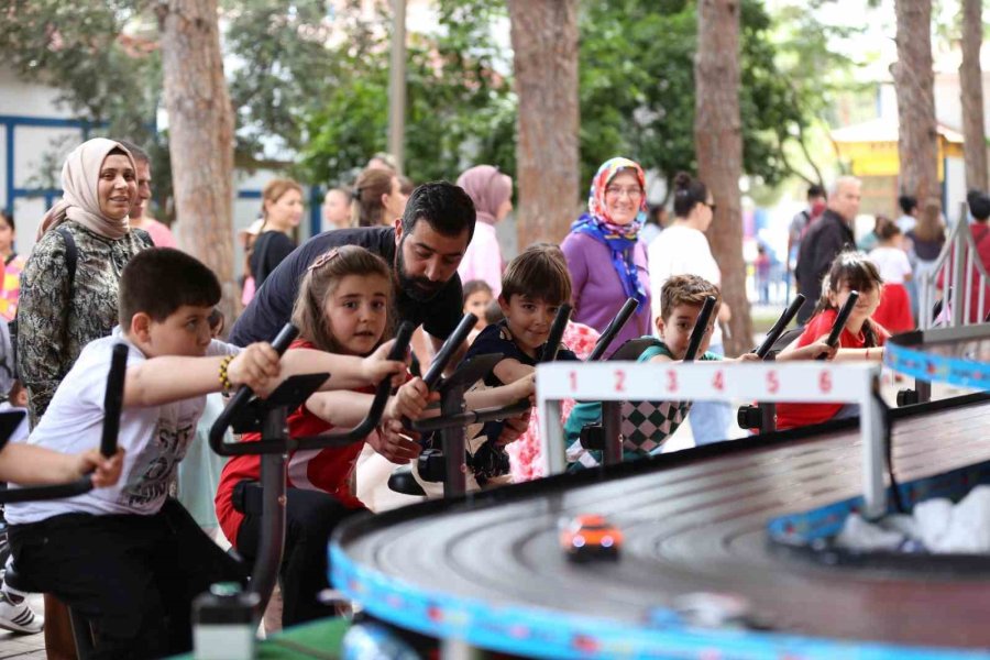 Dokuma Park, 23 Nisan’da Çocuklarla Şenlendi