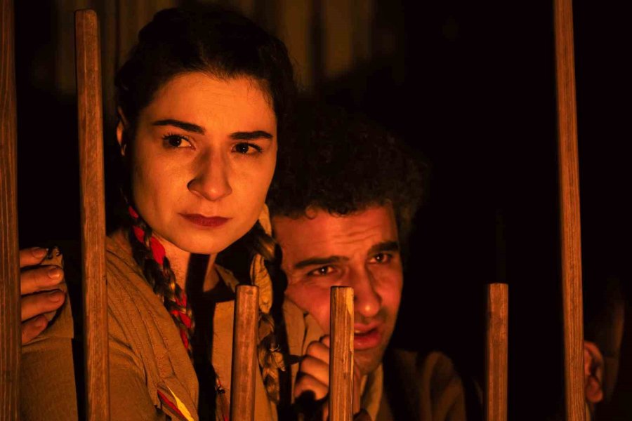 Sahnede O Acıları Adeta Yaşadıklarını Anlattılar