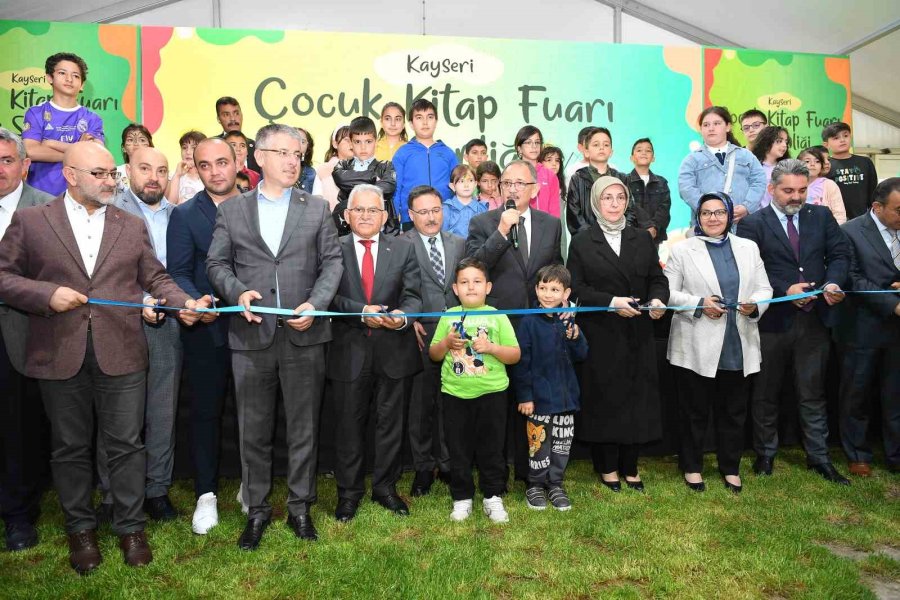 Büyükkılıç’ın Çocuklara 23 Nisan Armağanı ‘çocuk Kitap Fuarı Ve Şenliği’ Doldu Taştı