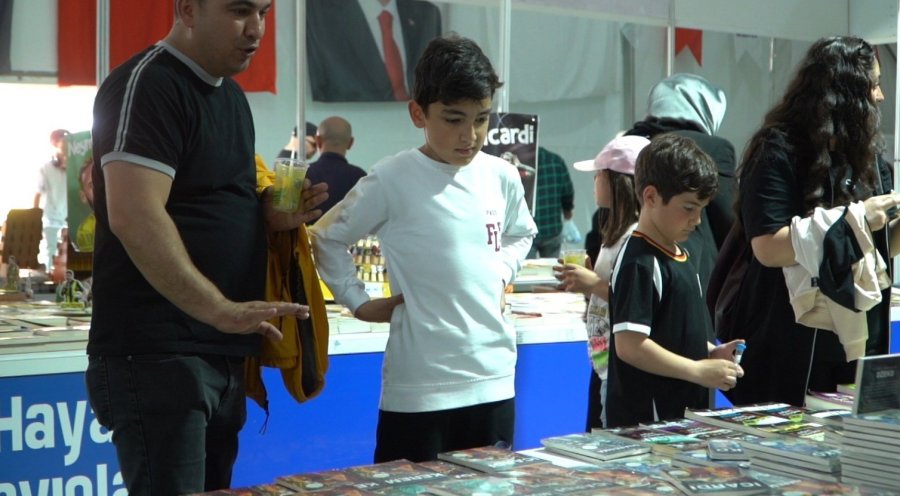 Büyükkılıç’ın Çocuklara 23 Nisan Armağanı ‘çocuk Kitap Fuarı Ve Şenliği’ Doldu Taştı