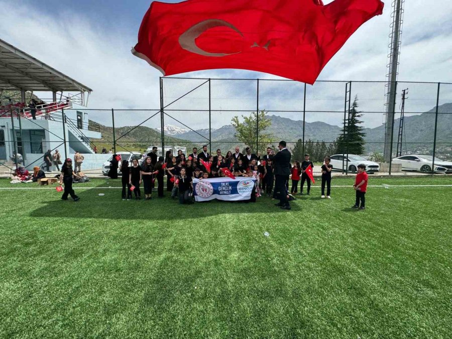 Batman’daki Miniklere Zeybek Kültürünü Aşıladılar