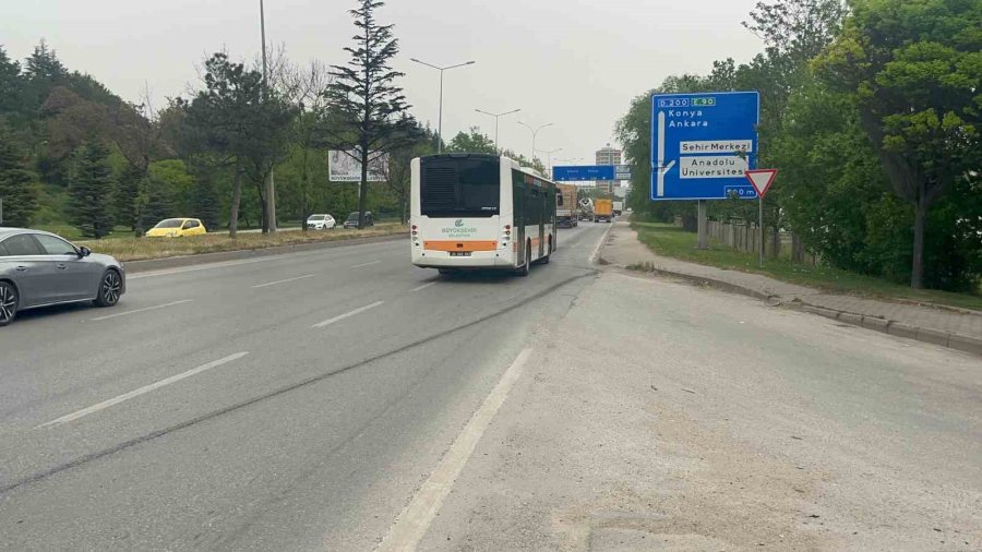 Motosikleti İle Virajı Alamayıp 100 Metre Yalpaladıktan Sonra Kaza Yapan Sürücü Ağır Yaralandı