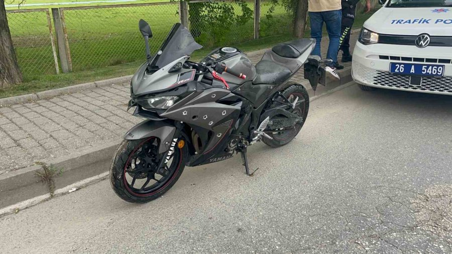 Motosikleti İle Virajı Alamayıp 100 Metre Yalpaladıktan Sonra Kaza Yapan Sürücü Ağır Yaralandı