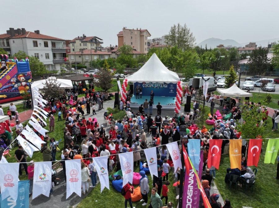 Kocasinan’da 3 Gün Sürecek Olan Çocuk Şenlikleri Başladı