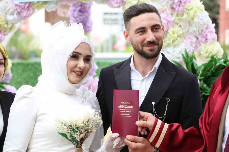 Evlenen Çiftlerin Tercihi: 24.04.2024