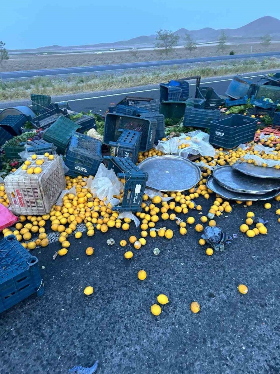 Konya’da Kamyonet Devrildi: 2 Yaralı
