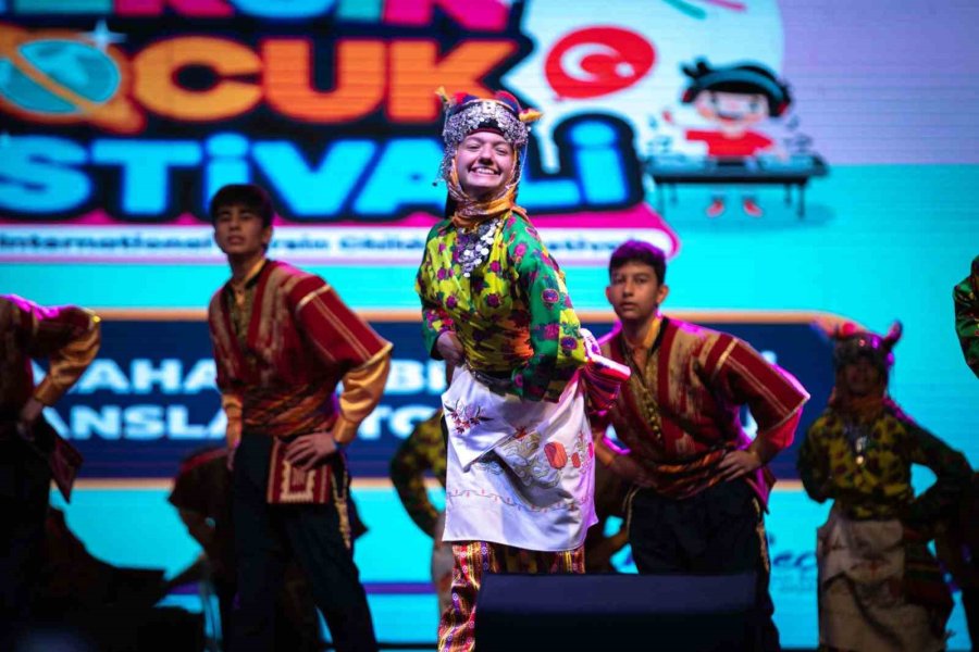 Dünya Çocukları Mersin’deki Festivalde Buluştu