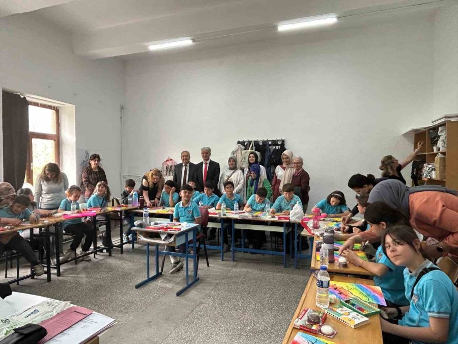 Öğrenciler “ Minik Eller, Büyük Hayaller” Etkinliğinde Buluştu