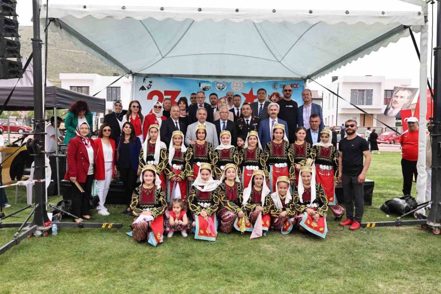 Talas’ta 23 Nisan Coşkusu Alanlardan Taştı