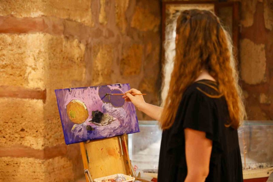 11 Ukraynalı Kadının Hazırladığı ‘sanatçıların Gözünden Alanya’ Sanat Sergisi Açıldı