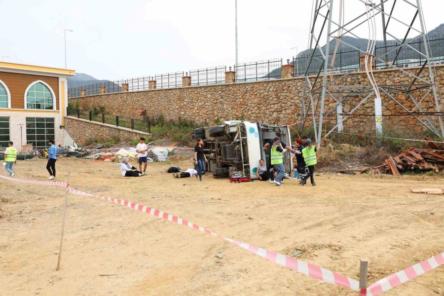Türkiye’nin İlk Ve Acil Yardım Öğrencileri Alkü’de Kıyasıya Mücadele Etti