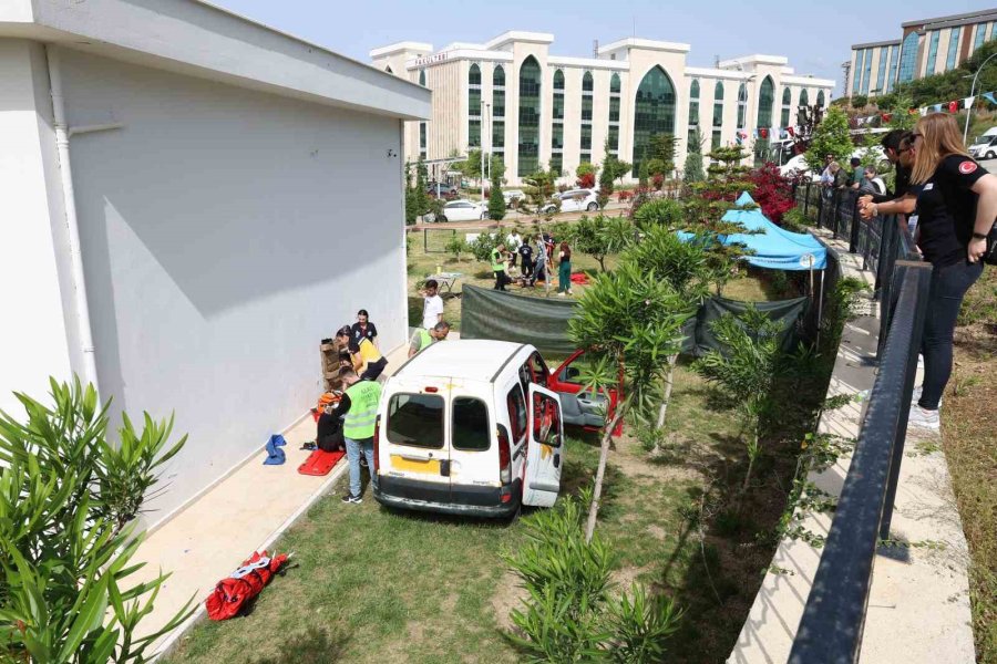 Türkiye’nin İlk Ve Acil Yardım Öğrencileri Alkü’de Kıyasıya Mücadele Etti