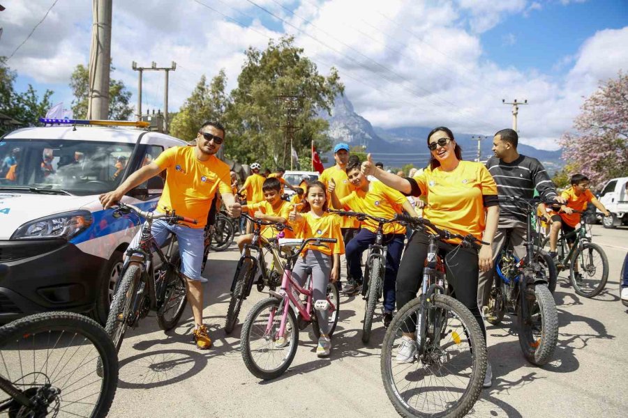 Büyükşehirden Kırsalda Vatandaşlara Bisiklet Turu