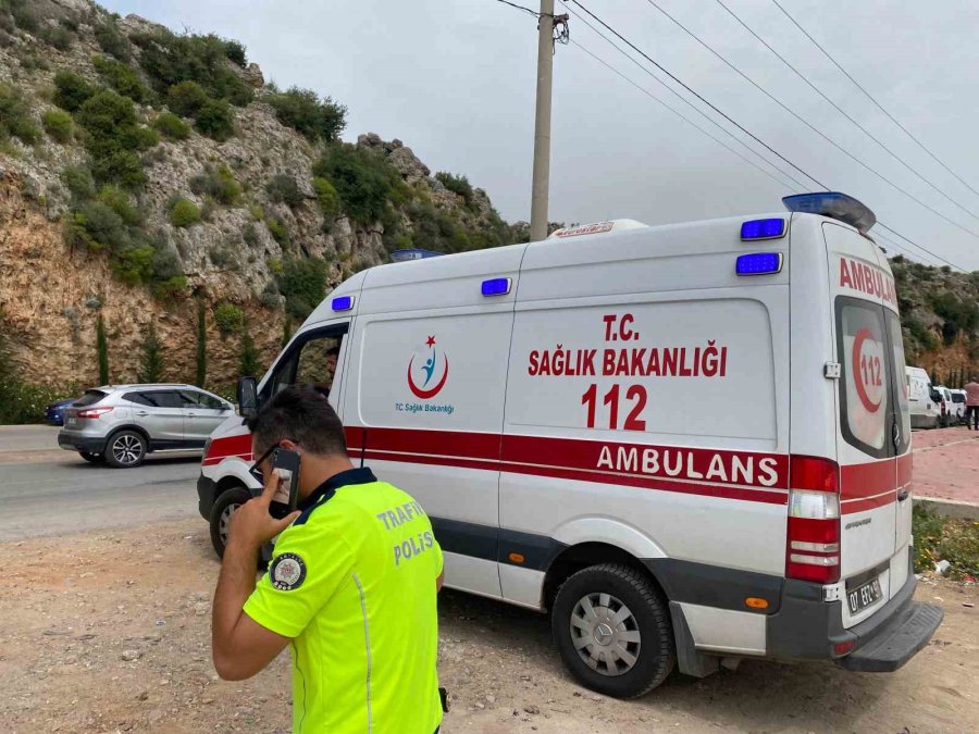 Kontrolden Çıkan Otomobil Uçuruma Yuvarlandı: 1 Yaralı