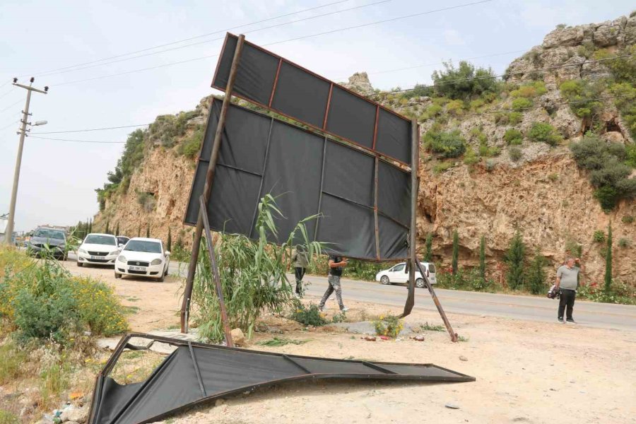 Kontrolden Çıkan Otomobil Uçuruma Yuvarlandı: 1 Yaralı