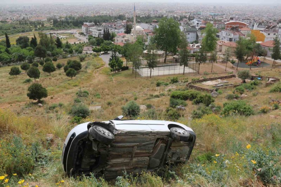 Kontrolden Çıkan Otomobil Uçuruma Yuvarlandı: 1 Yaralı