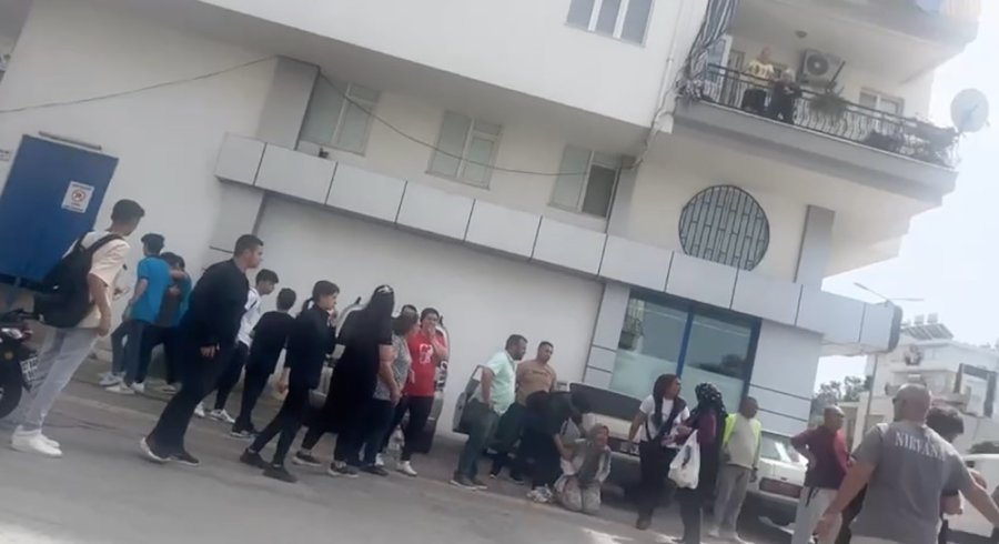 Ehliyetsiz Sürücünün Çarptığı Motosiklet Sürücüsü Ağır Yaralandı, Kaza Sonrası Kavga Çıktı