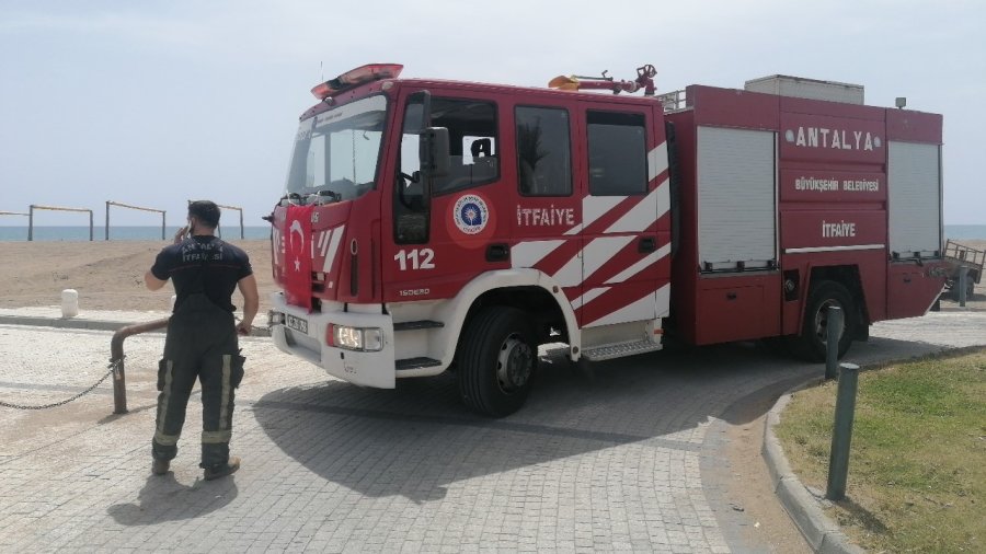 Sahilde Yakılan Çöpler Jandarma Ve İtfaiyeyi Alarma Geçirdi