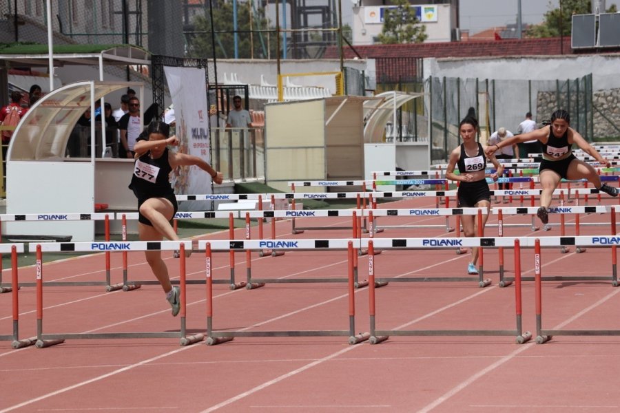 Karaman’da Başlayan Atletizm Grup Yarışmalarına 14 İlden 425 Sporcu Katılıyor