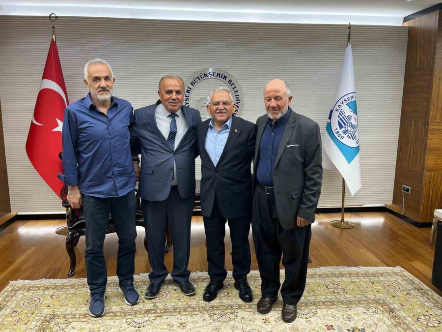 Başkan Büyükkılıç’a Ziyaretçi Akını