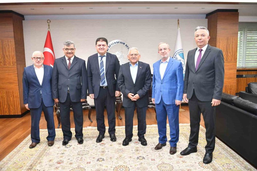 Başkan Büyükkılıç’a Ziyaretçi Akını