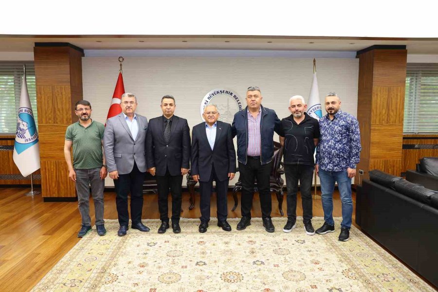 Başkan Büyükkılıç’a Ziyaretçi Akını