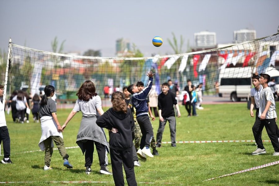 Büyükşehir’in Çocuk Kitap Fuarı Ve Şenliği’nde Çocuklar Hem Eğleniyor Hem Öğreniyor