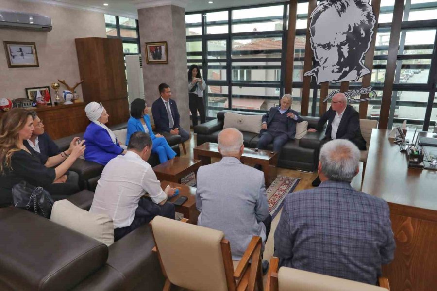 Mustafa Abdülcemil Kırımoğlu’ndan Başkan Kurt’a Hayırlı Olsun Ziyareti