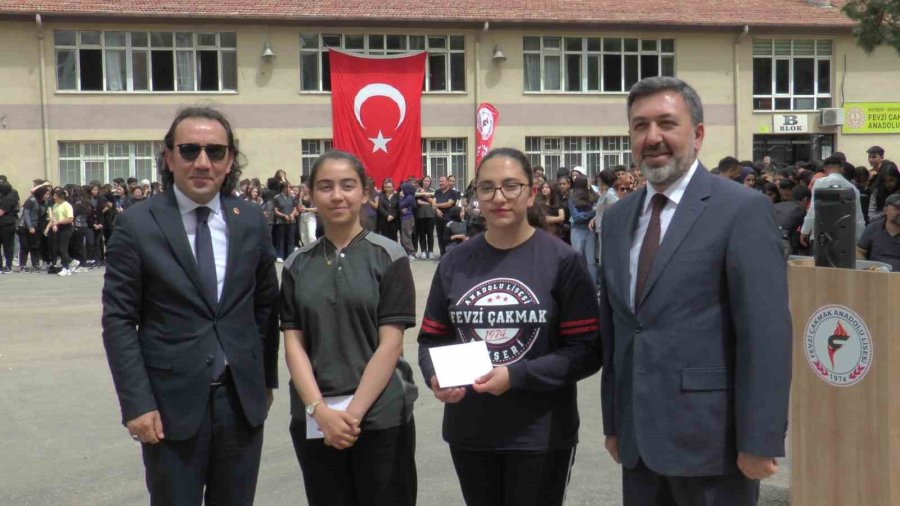 Kayseri’de Öğrenciler Mareşal Fevzi Çakmak’ı Andı