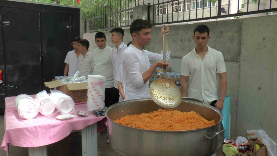 Kayseri’de Öğrenciler Mareşal Fevzi Çakmak’ı Andı