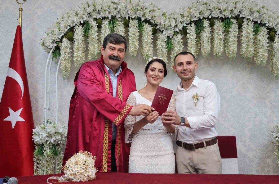Başkan Yıldız, İlk Nikahını Kıydı