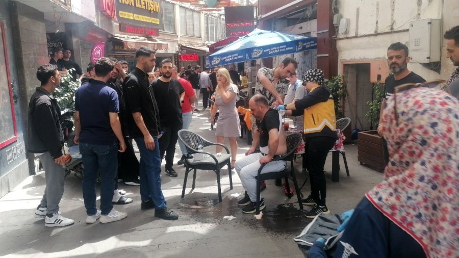 Kebapçı İle Çaycının Döner Çatallı Tabela Kavgası