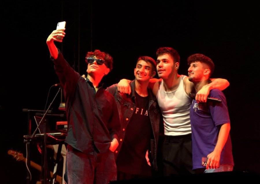 Emir Can İğrek’ten Mezitli 33 Spor’a Destek