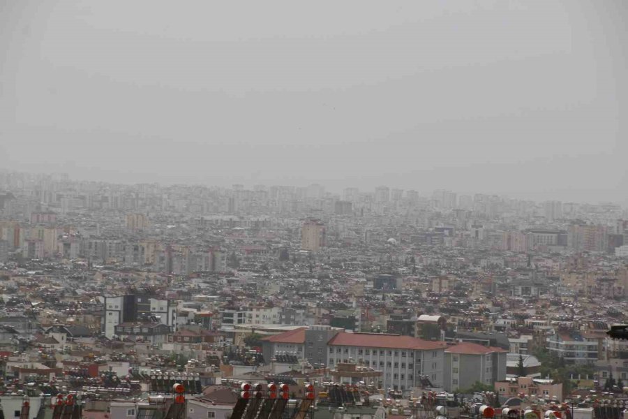Antalya’nın Deniz Manzarasına Çöl Tozu Perdesi