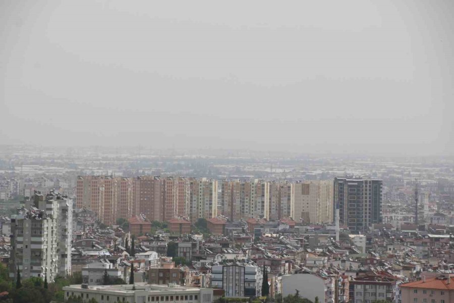 Antalya’nın Deniz Manzarasına Çöl Tozu Perdesi