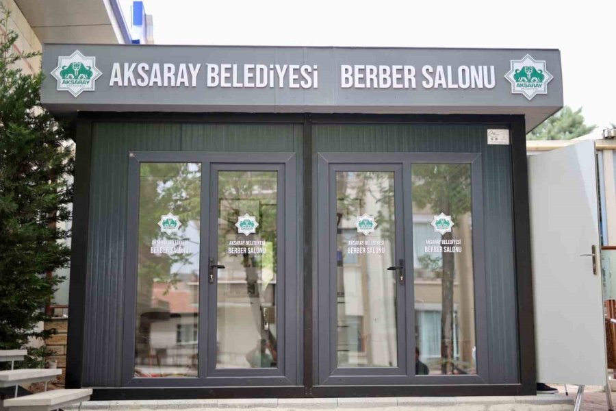 Aksaray’da Emekliler Ücretsiz Tıraş Ediliyor