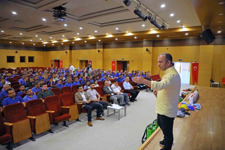 Antalya’da "sineksiz Yaz" İçin Ekipler Hem Sahada Hem Eğitimde